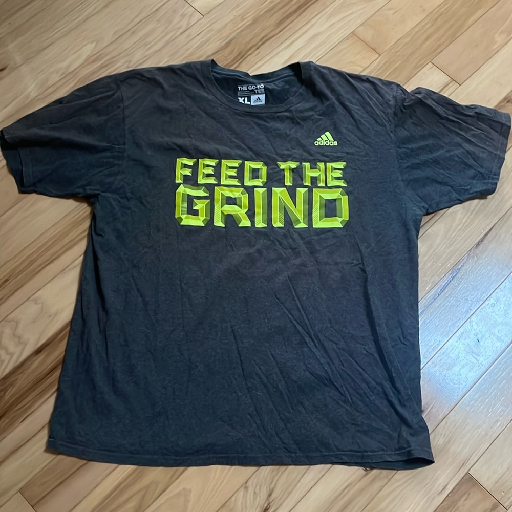 Men’s XL adidas tshirt